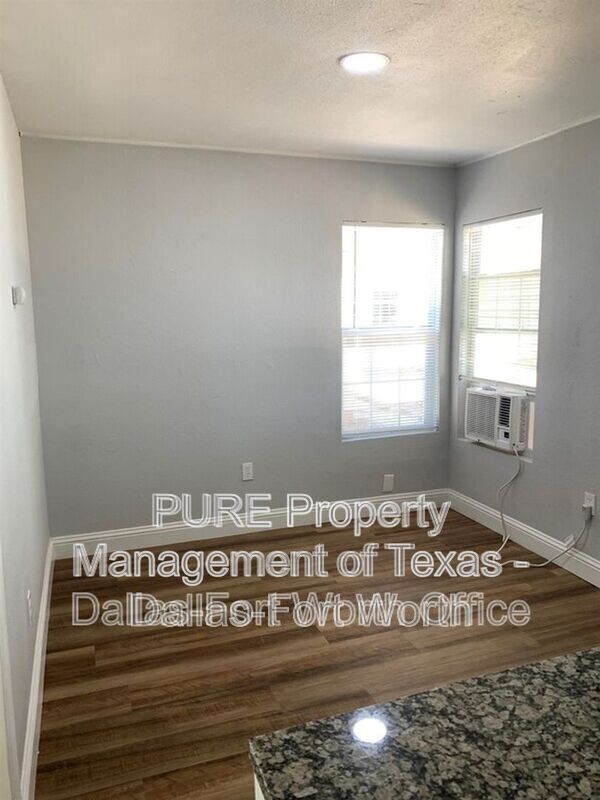 Building Photo - 3010 Mt Vernon Ave