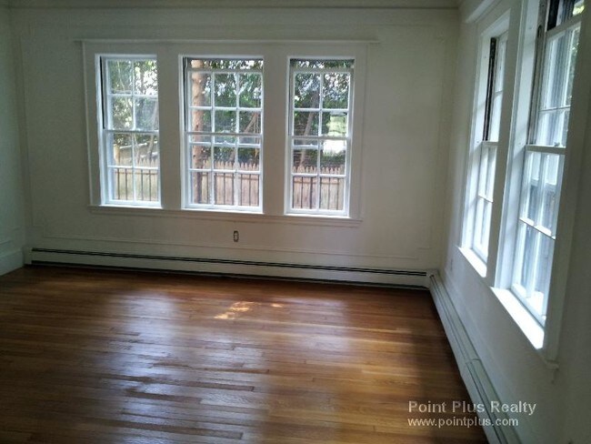 Building Photo - 251 Brattle St