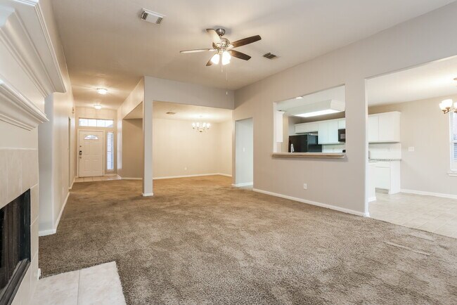 Foto del edificio - 3219 Candlepine Dr