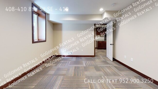 Building Photo - 410 8th ST SE