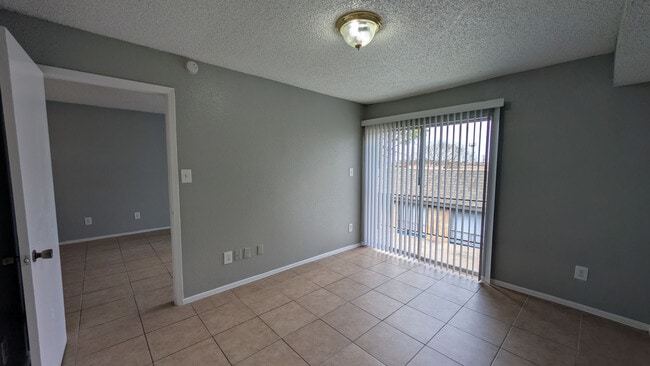 Interior Photo - 3737 Hillcroft Apartments