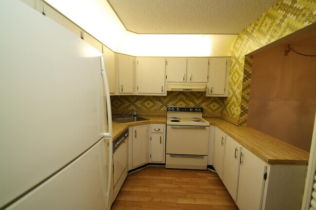 Building Photo - 125 Lake Pine Cir