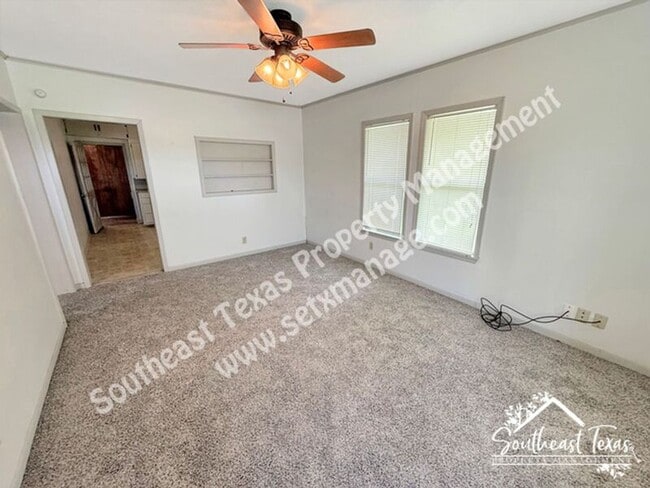 Foto del edificio - 6129 Howe St
