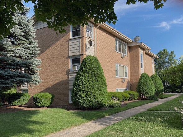 Building Photo - 733 Dulles Rd