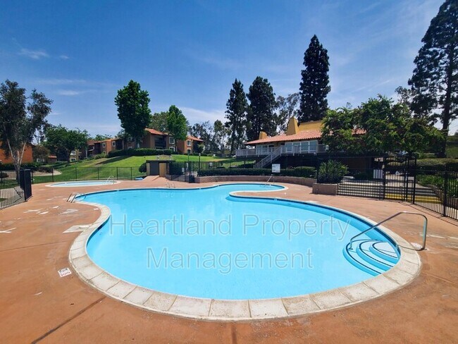 Foto del edificio - 17105 W Bernardo Dr