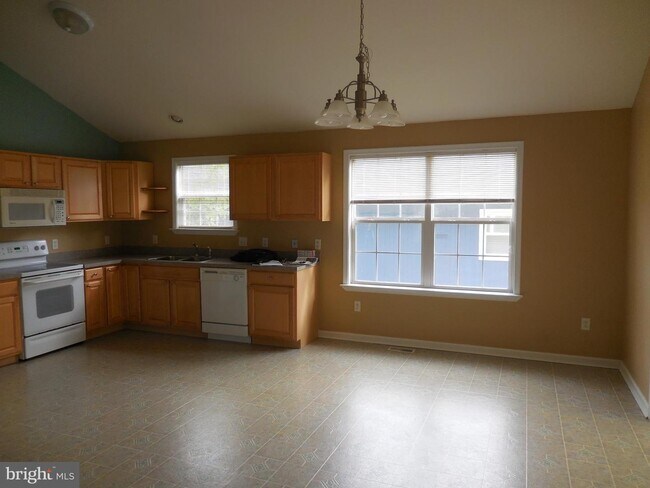 Building Photo - 108 Boston Dr