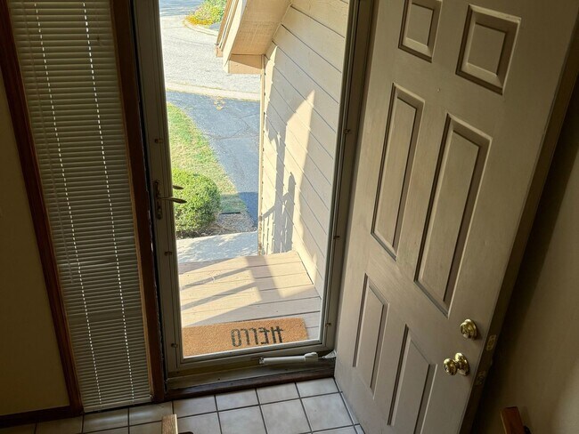 Foto del edificio - 6128 Garrett Ln