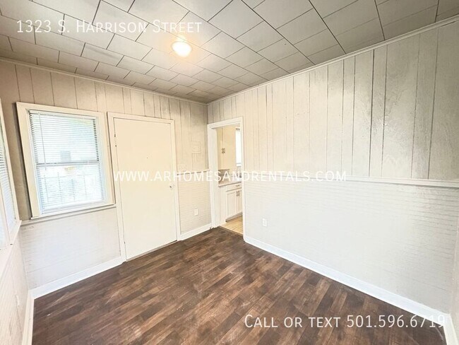 Building Photo - 1323 S Harrison St