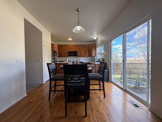 Foto del edificio - 4814 Hawk Meadow Dr