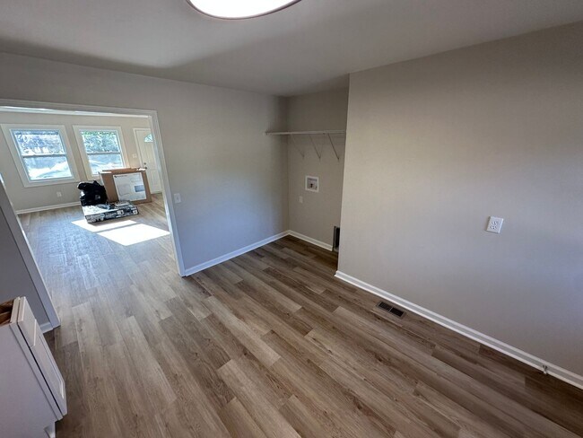 Building Photo - 116 N Tarver Ave