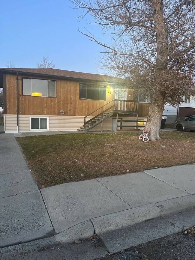 Foto del edificio - 323 Covert Ln