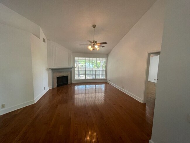 Foto del edificio - Coming Soon! Beautiful 4 Bed 2 Bath in Sto...