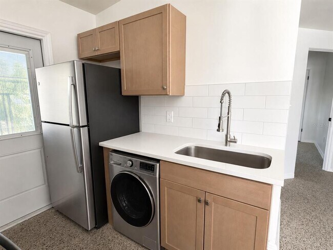 Foto del edificio - 1607 Dauphin Ln