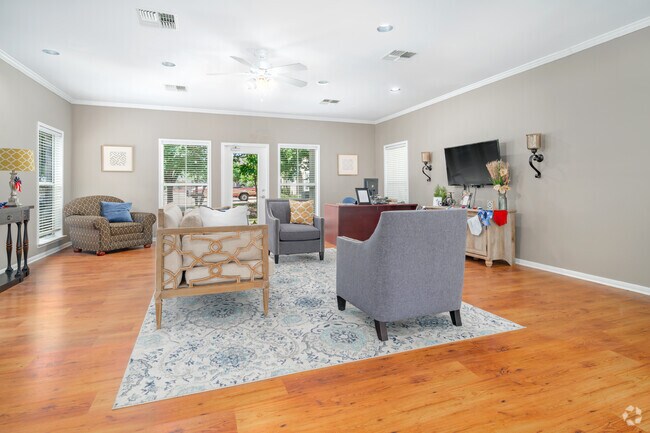 Oficina de arrendamiento - Brentwood Oaks Apartments