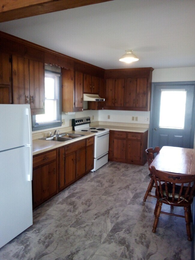 16'X10' - 703 Monroe St