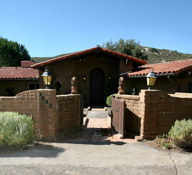 Building Photo - Pala Verde Ranch 4br 3.5ba * On the Lake