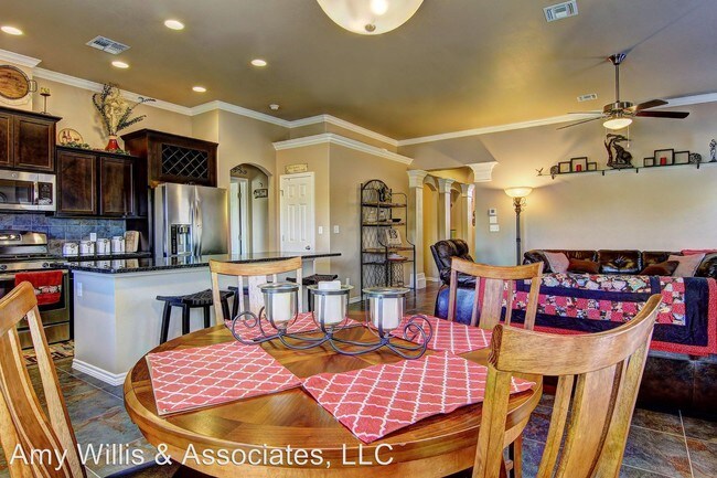 Foto del edificio - 3213 Wood Creek Dr