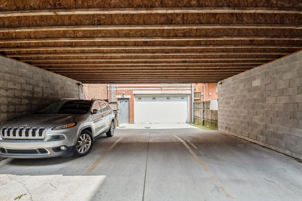 Foto principal - 3310 N Halsted St