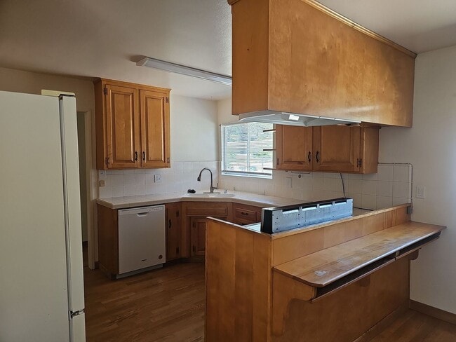 Building Photo - 3155 Rose Ave