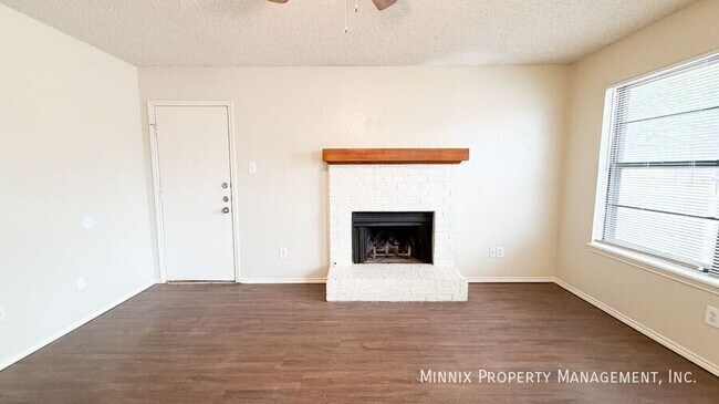 Foto del edificio - 9608 Elmwood Ave