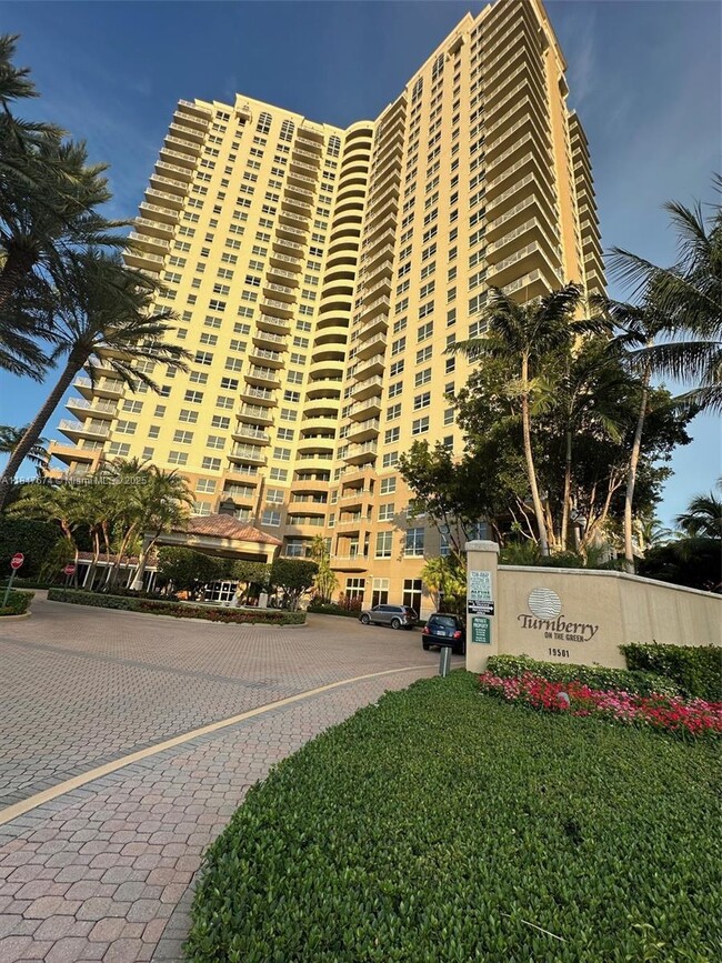 Foto del edificio - 19501 W Country Club Dr