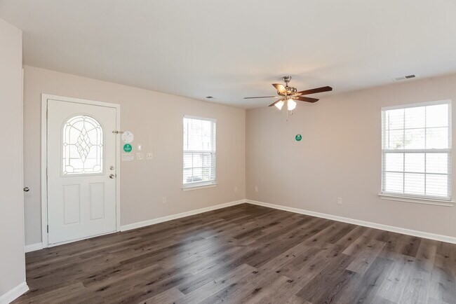Building Photo - 2896 Rockingham Ct SW