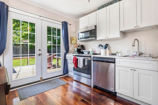 Foto del edificio - 91-93-93 Philbrick Ave