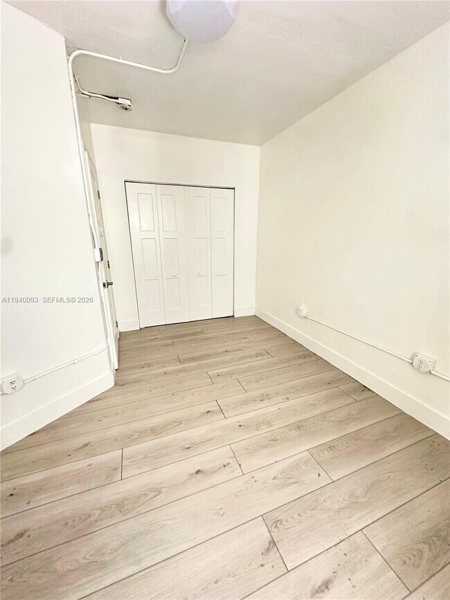 Foto del edificio - 967 SW 5th St