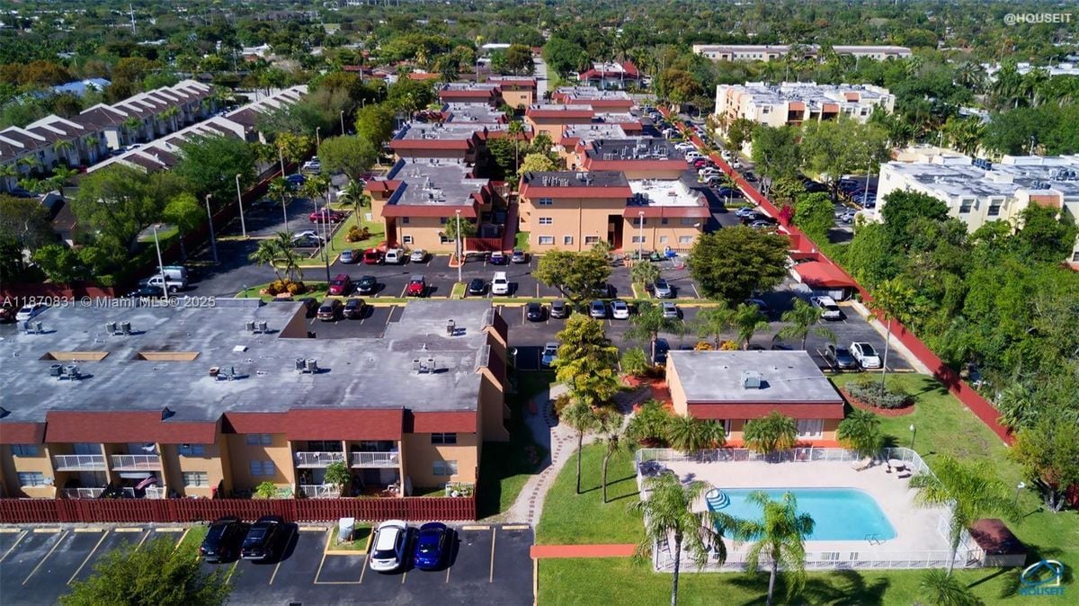 Building Photo - 9974 SW 88th St
