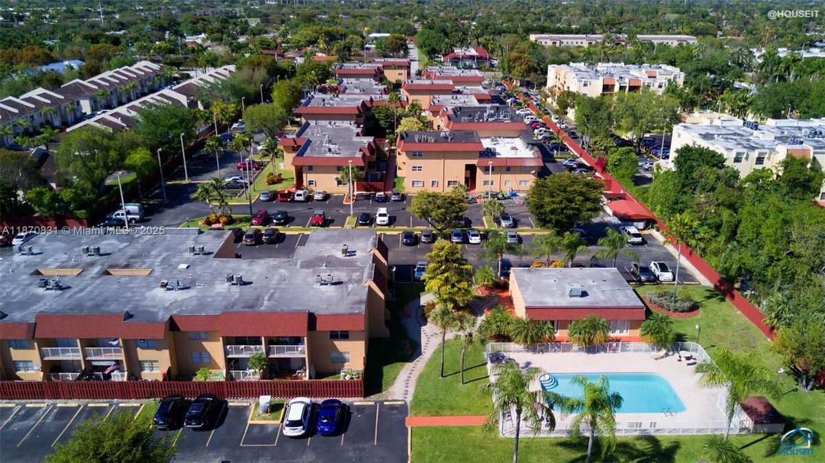 Foto del edificio - 9974 SW 88th St