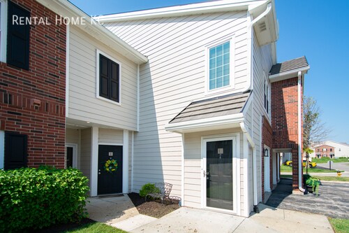 Building Photo - Spacious 2nd floor condo in desirable Toma...