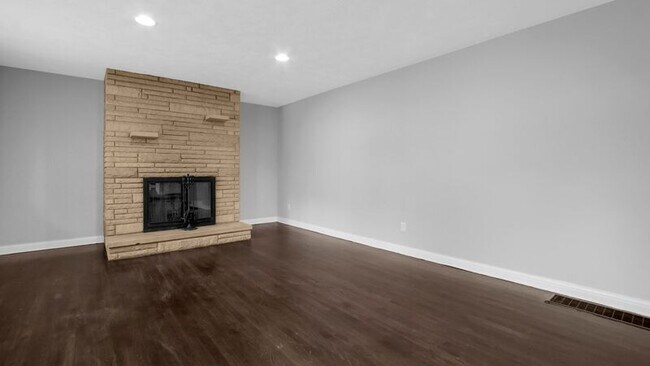 Building Photo - 2551 Symington Ave