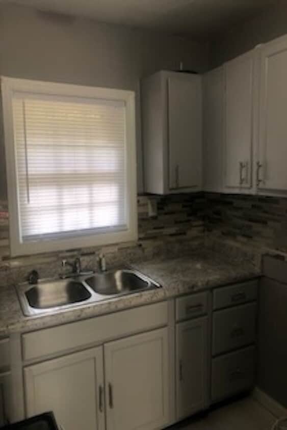 Building Photo - 1027 Sparkle Ave