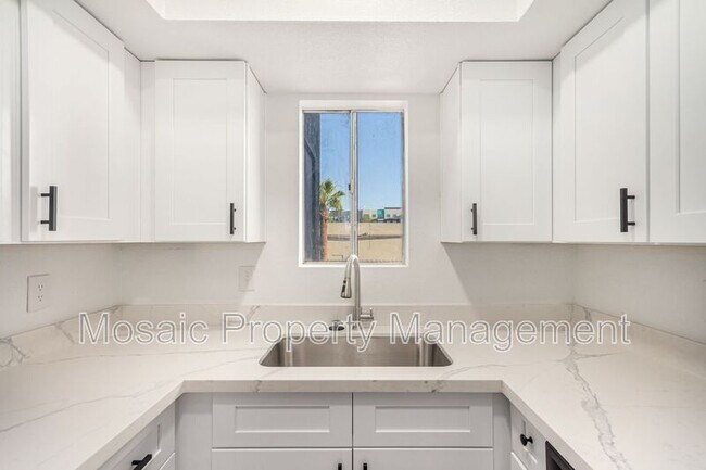 Foto del edificio - 1215 E Lemon St