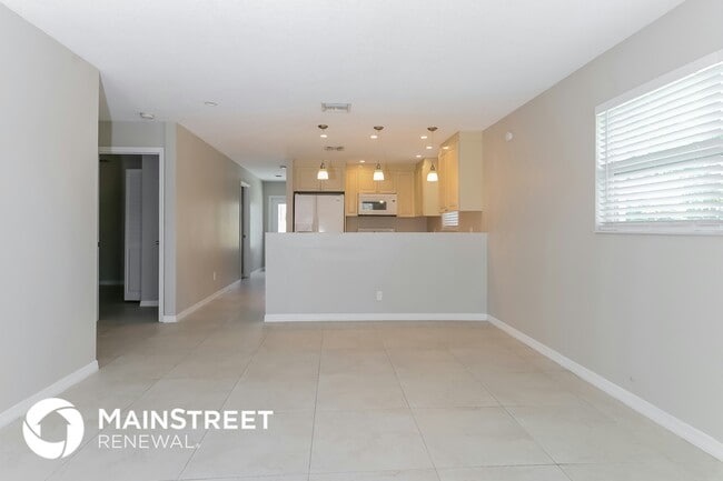 Foto del edificio - 3299 SE Garden St