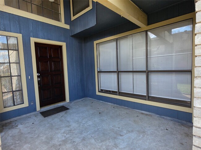 Foto del edificio - 13939 Plantation Valley Dr