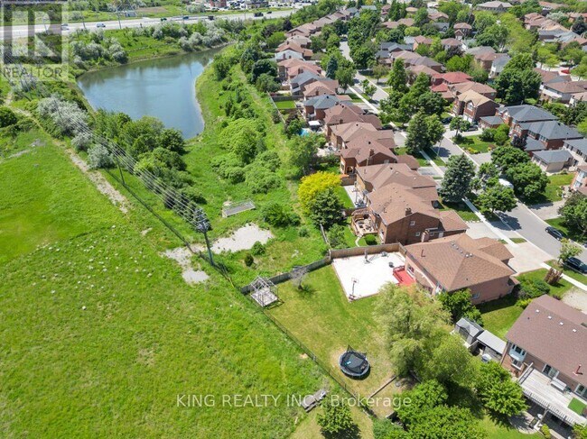 Photo du bâtiment - 2606 Ambercroft Trail