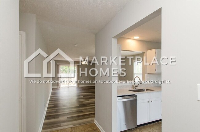 Building Photo - 10650 Sedgegrass Dr