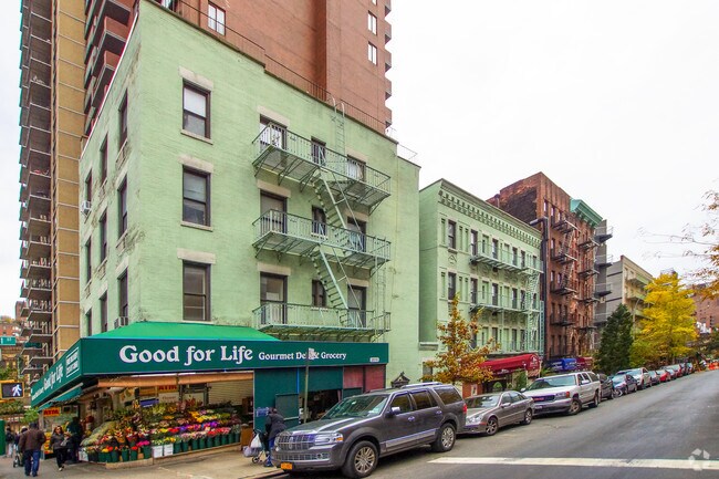 Building Photo - 205 E 81st St