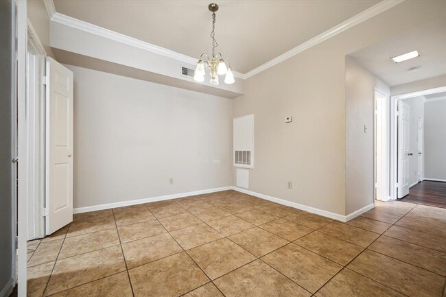 Foto del edificio - 2255 Braeswood Park Dr