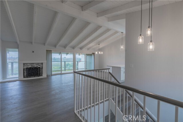 Building Photo - 633 Vista Bonita