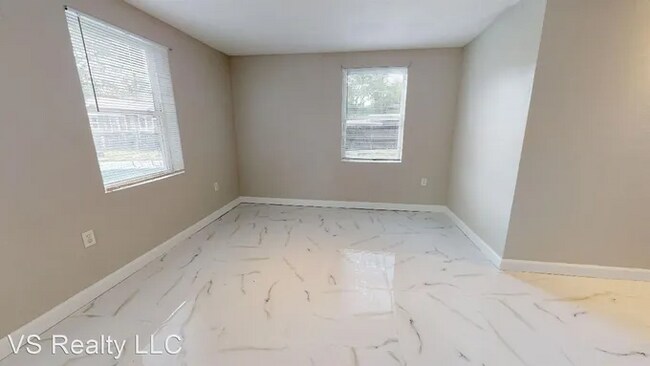 Foto del edificio - 1374 Agnes St