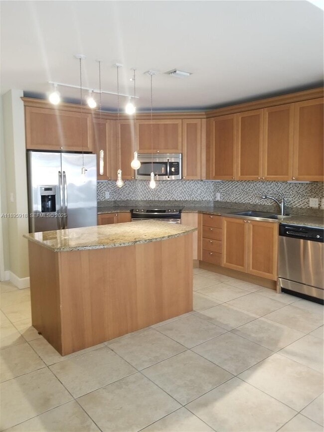 Building Photo - 55 Merrick Way