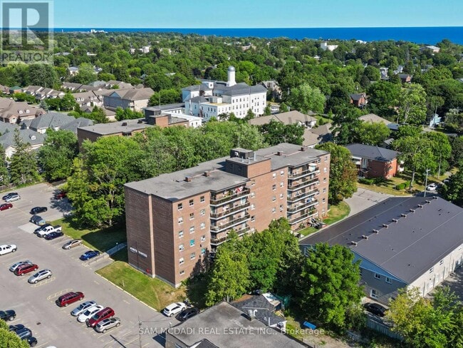 Building Photo - 62 Spencer St E