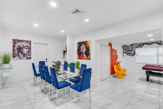 Foto del edificio - 695 NE 160th St