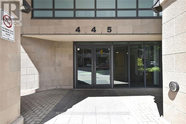 Building Photo - 445 Laurier Ave W