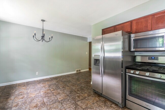 Building Photo - 7116 Claybourne Ave