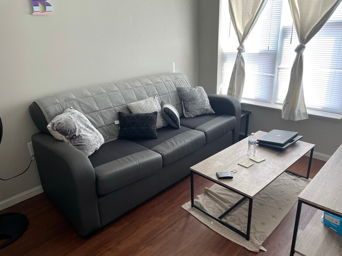 Foto principal - 220 N 3rd St