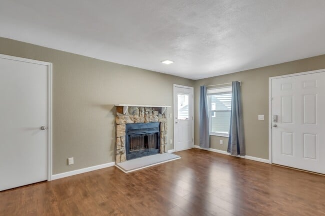 Building Photo - 980 S Dawson Way