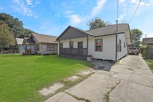 Building Photo - 6816 Avenue C